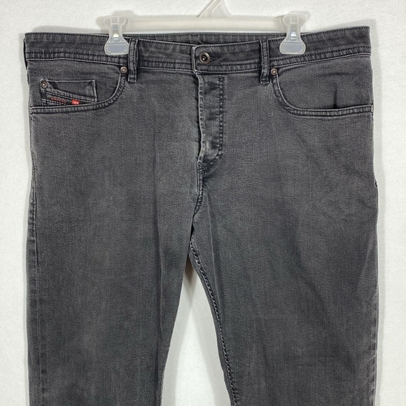 DIESEL Men’s Buster Regular Slim Tapered-Fit Jeans 38 x 32 Dark Gray Wash - Picture 3 of 15